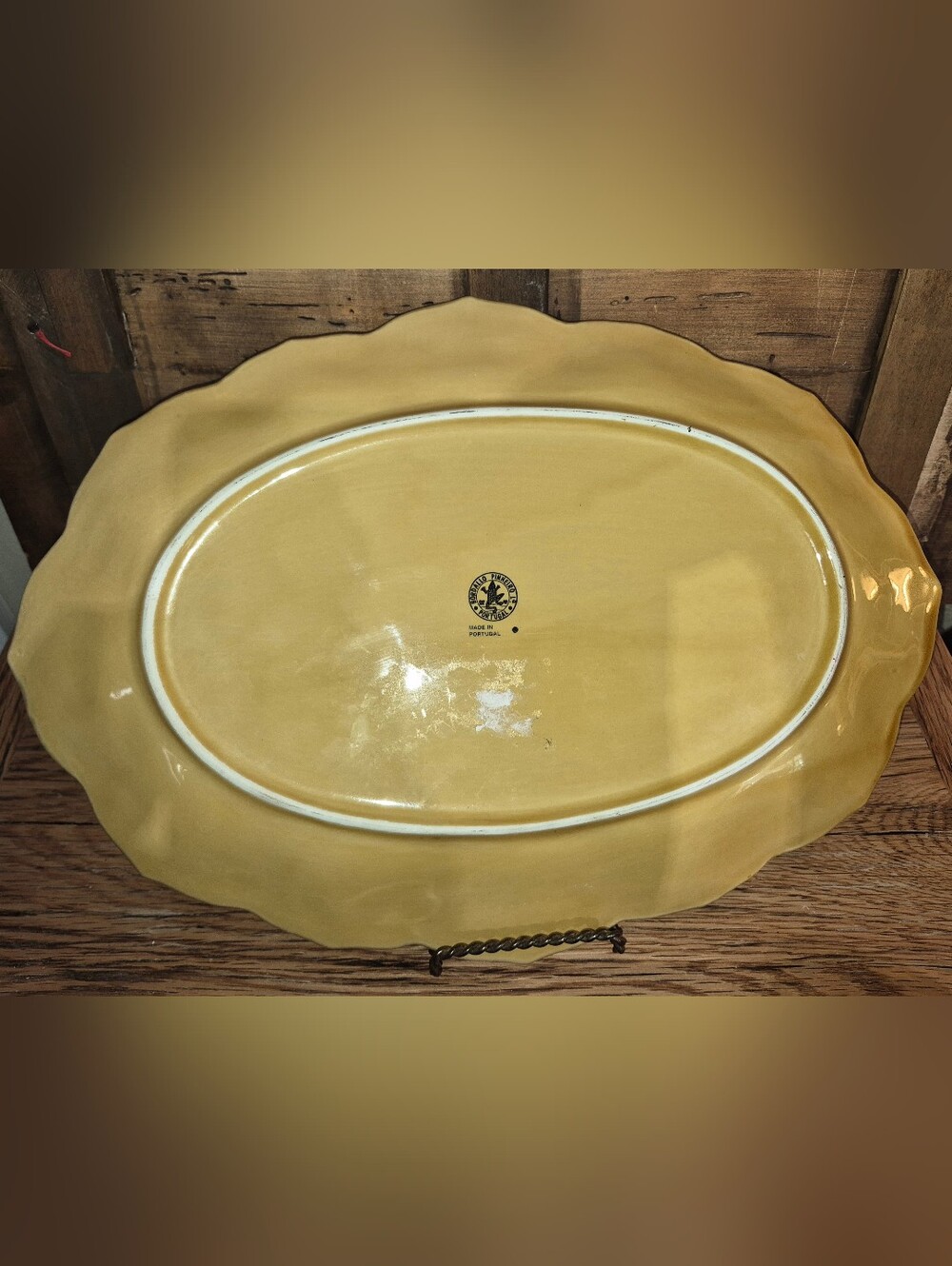 Bordallo Pinheiro Hen & Rooster Majolica Platter: Gold Ceramic - Picture 2 of 4